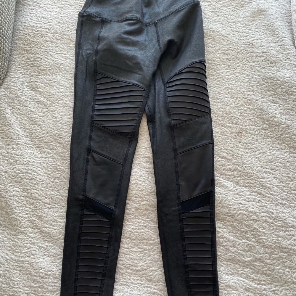 Alo Leggings